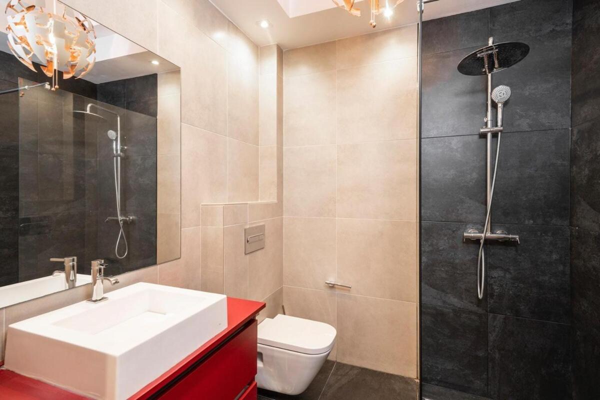 Beatas Espectacular Nueva Vivienda En Centro Historico Sinese Design Homes Apartamento *